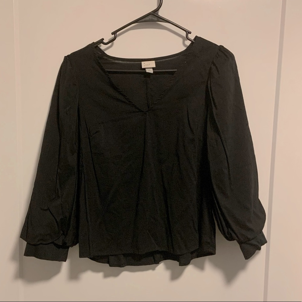 Blouson sleeve top size M